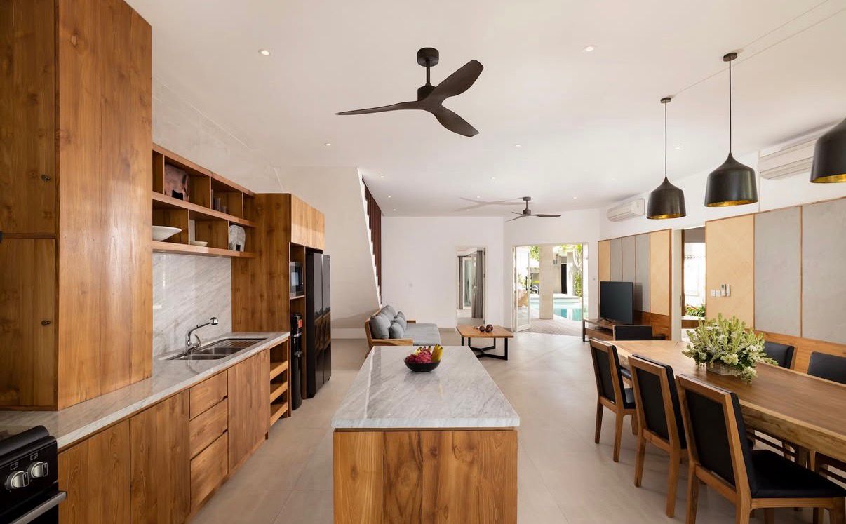 KUTA MAGNOLIA SPACIOUS FIVE BEDROOM FAMILY VILLA
