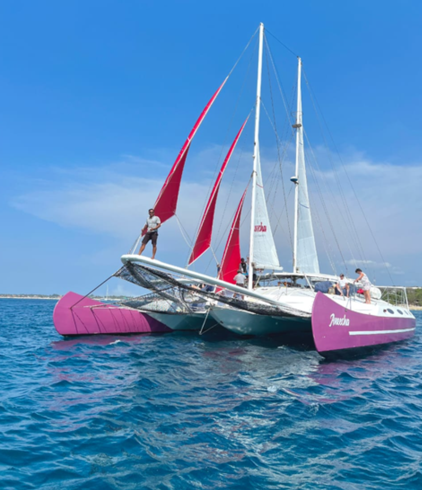 FULL DAY TO NUSA PENIDA-ANEECHA YACHT (20 PERSON)